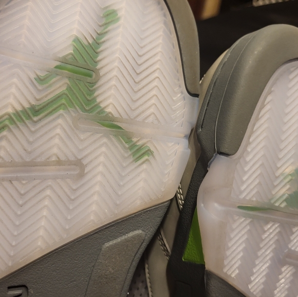 JORDANS! THESE STAND OUT ALMOST NEW CONDITION!! ๐๐ค๐๐ค๐ - Picture 3 of 10